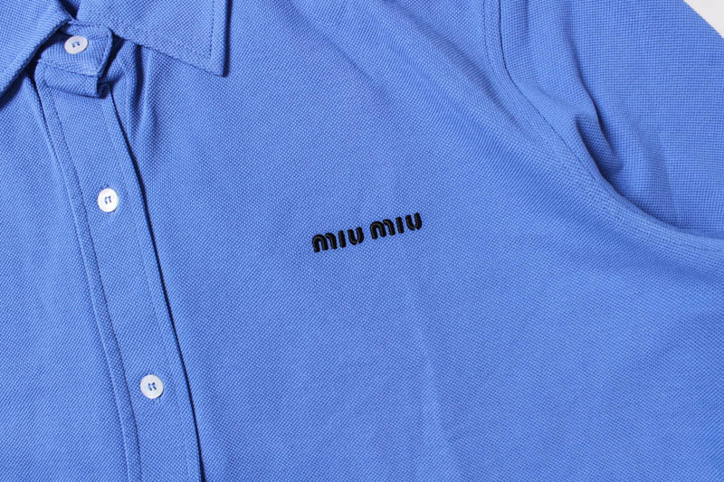 Miu Miu　ロゴ